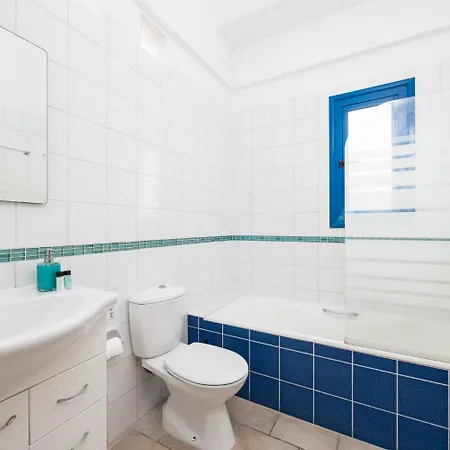 Artemis Villa Peyia